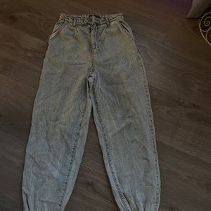 Baggy jeans
